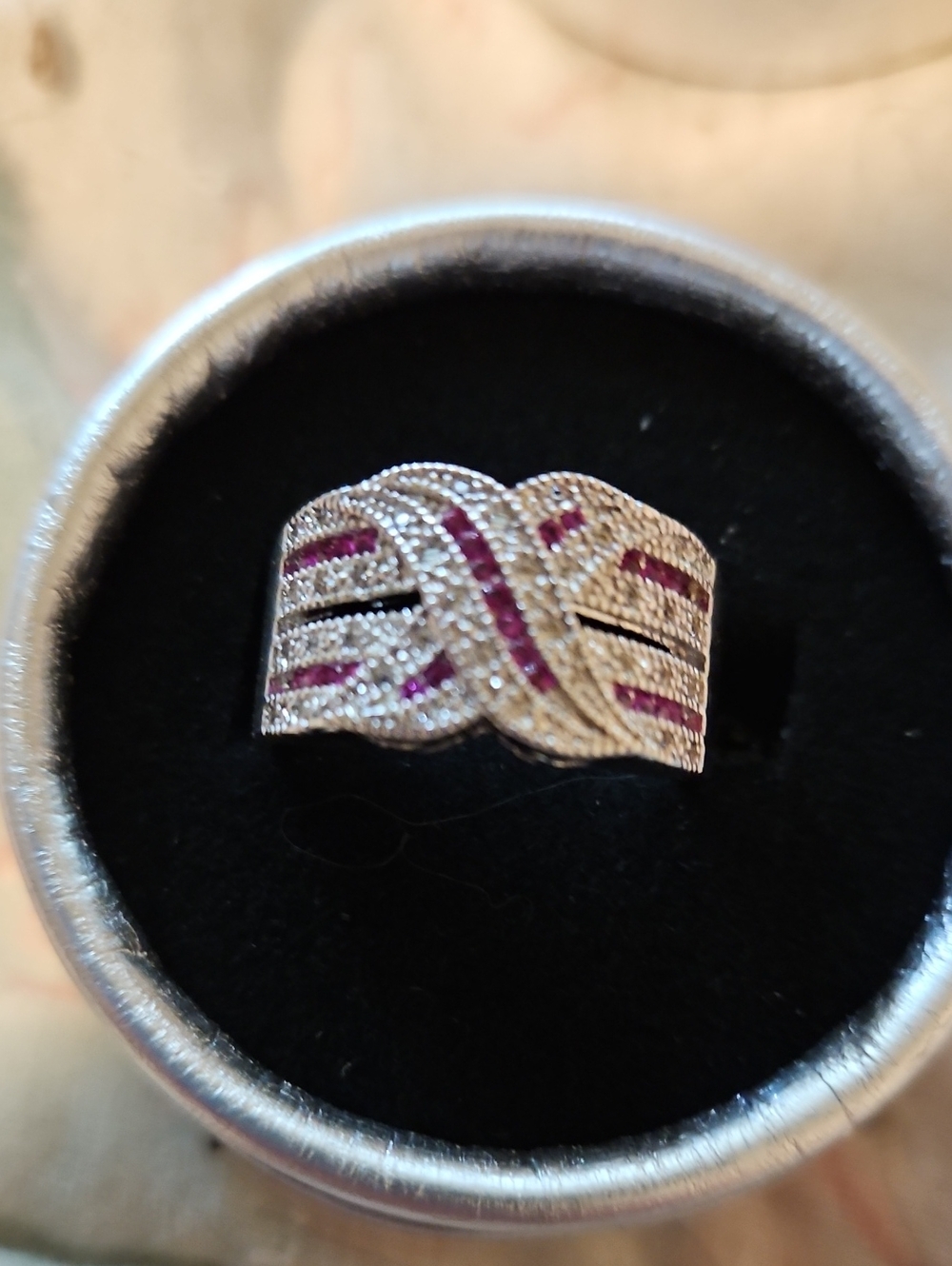 BRAND NEW ** Elegant Silver Ring with Red Stone Accents